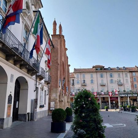 Casa Cozy - Comodo Appartamento In Asti Centro Екстер'єр фото